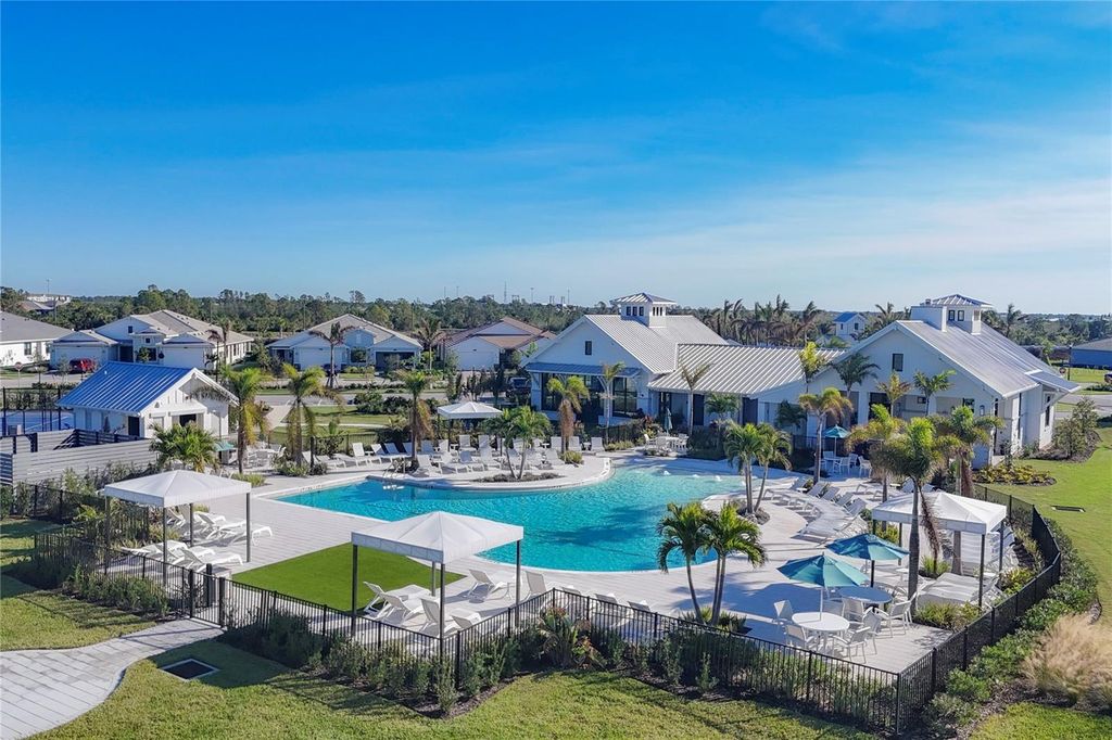 Image 42 of property listing at 18575 MIDSUMMER PLACE, Venice, FL 34293