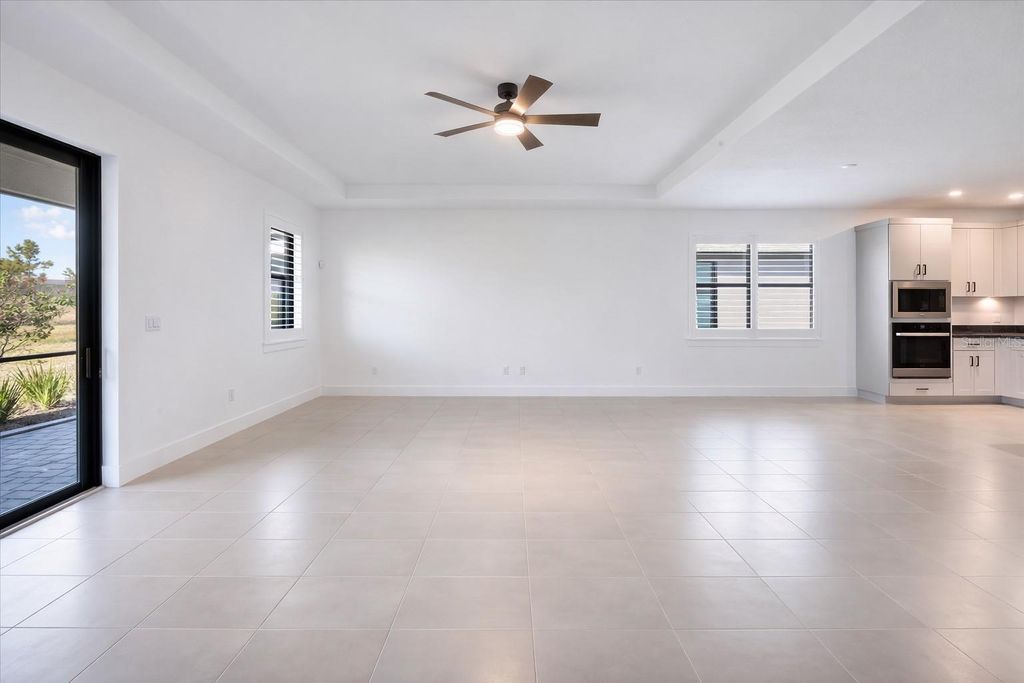 Image 7 of property listing at 18575 MIDSUMMER PLACE, Venice, FL 34293