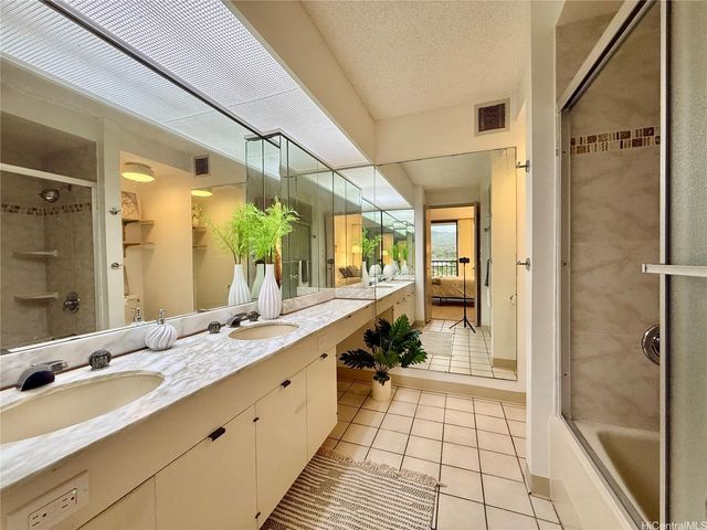 500 Lunalilo Home Road 25B, Honolulu, HI 96825