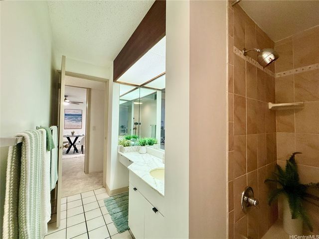 500 Lunalilo Home Road 25B, Honolulu, HI 96825