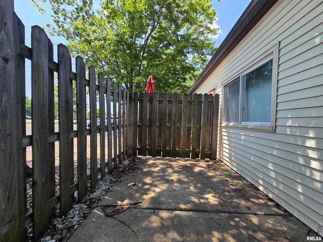 3107 W Willow Knolls Dr Apt 9A, Peoria, IL 61614