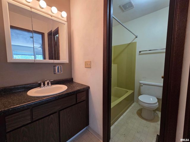 3107 W Willow Knolls Dr Apt 9A, Peoria, IL 61614