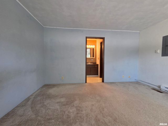 3107 W Willow Knolls Dr Apt 9A, Peoria, IL 61614