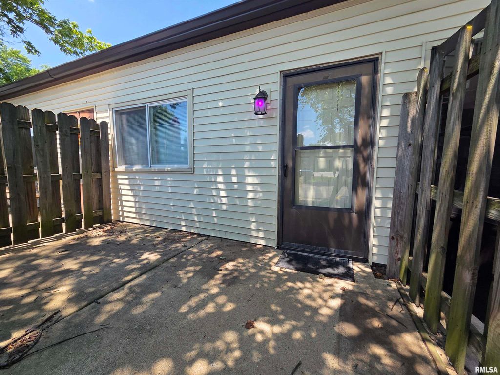 3107 W Willow Knolls Dr Apt 9A, Peoria, IL 61614