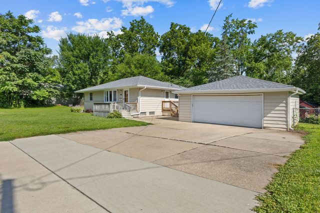 627 Broad Street, Des Moines, IA 50315