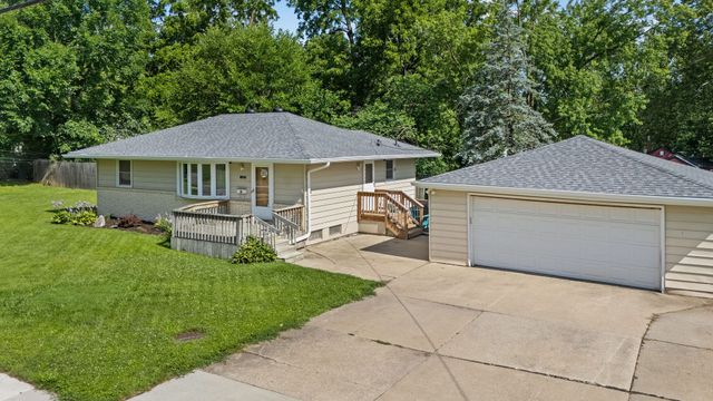 627 Broad Street, Des Moines, IA 50315
