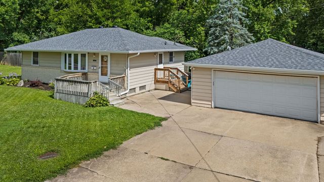 627 Broad Street, Des Moines, IA 50315