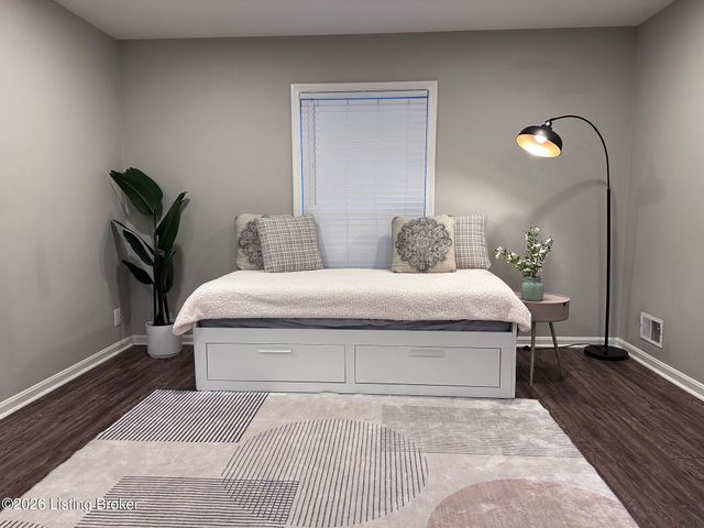 305 Moser Rd, Louisville, KY 40223