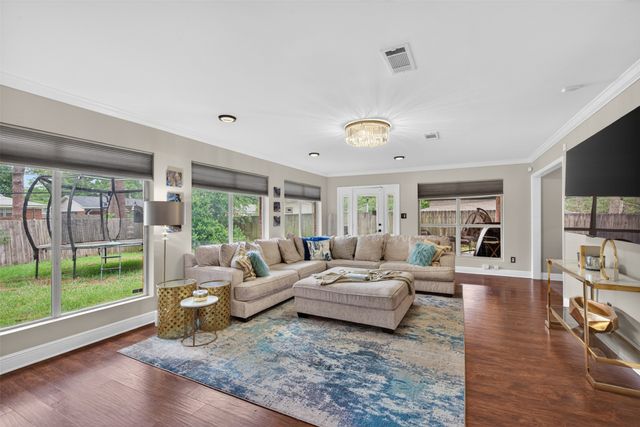 2045 Horton, Shreveport, LA 71105