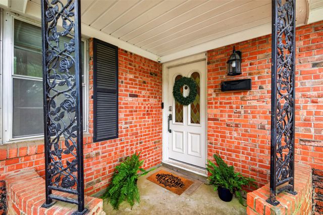 2045 Horton, Shreveport, LA 71105