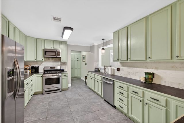 2045 Horton, Shreveport, LA 71105