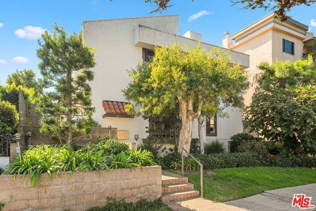 922 Lincoln Boulevard 2, Santa Monica, CA 90403