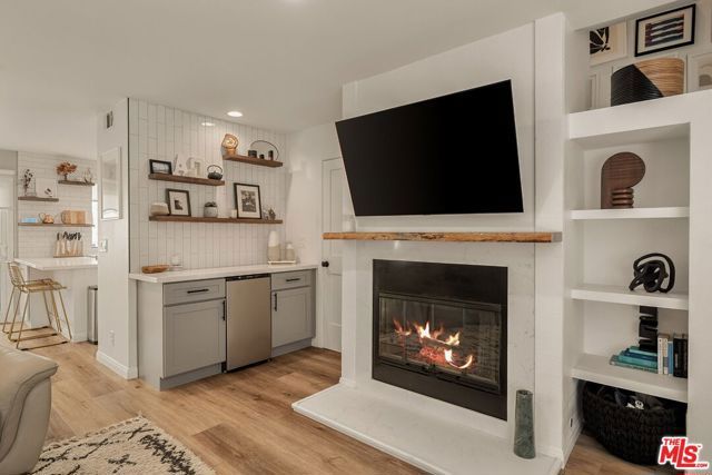 922 Lincoln Boulevard 2, Santa Monica, CA 90403