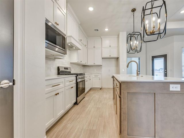 6709 NW 143rd Circle, Oklahoma City, OK 73142