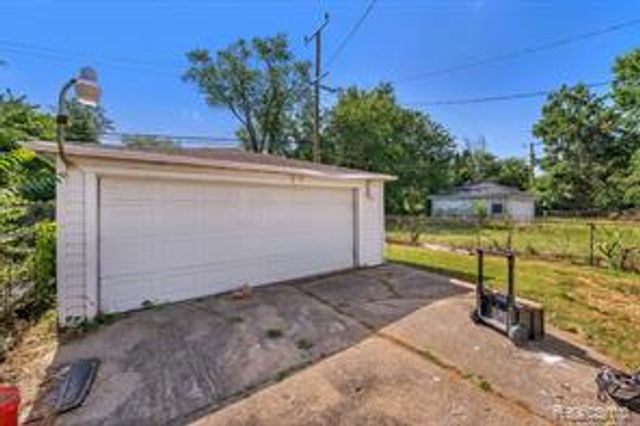 8343 American Street, Detroit, MI 48204
