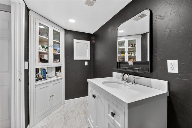 2140 Pauline Boulevard 206, Ann Arbor, MI 48103