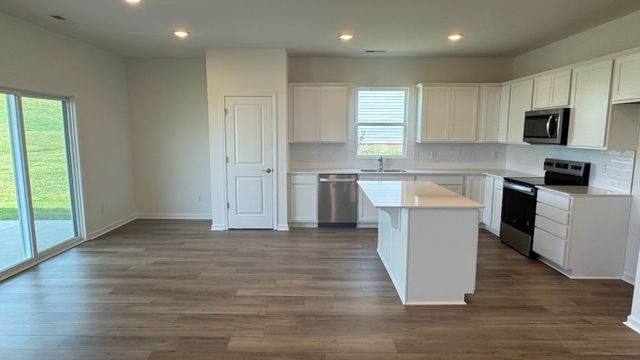3270 Barrel Oak Pass, Columbia, TN 38401