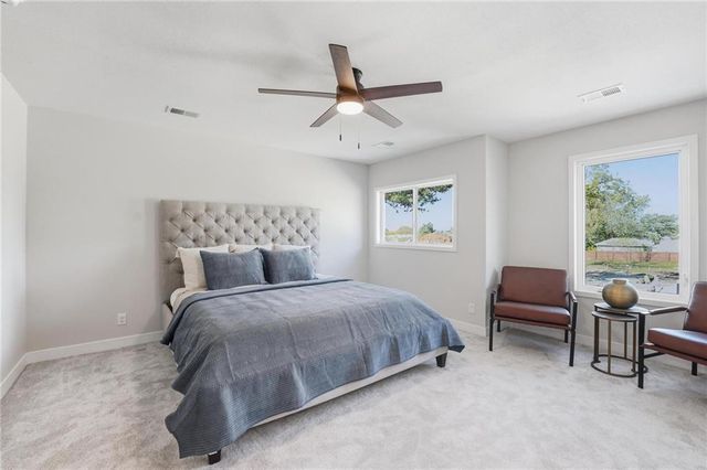 207 NW Orchard Court, Lee's Summit, MO 64063