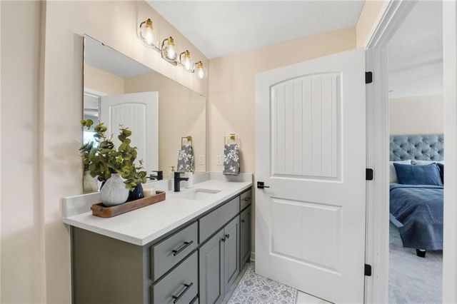 207 NW Orchard Court, Lee's Summit, MO 64063