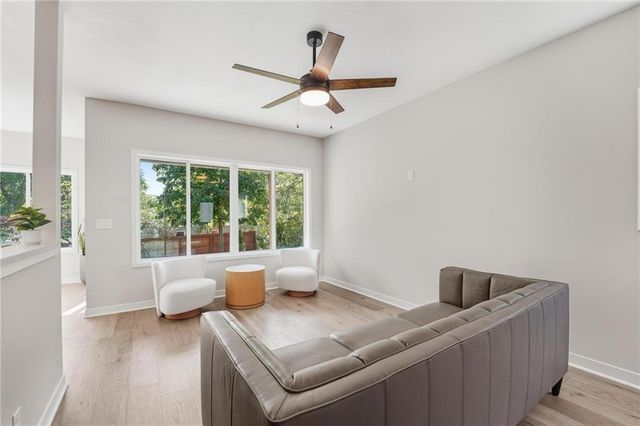 207 NW Orchard Court, Lee's Summit, MO 64063