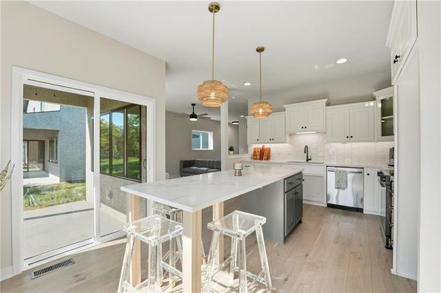 207 NW Orchard Court, Lee's Summit, MO 64063