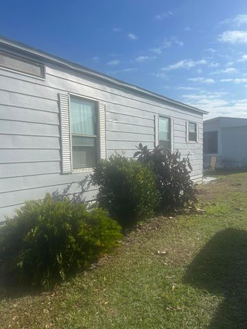 41 Verde Vis, Fort Pierce, FL 34951