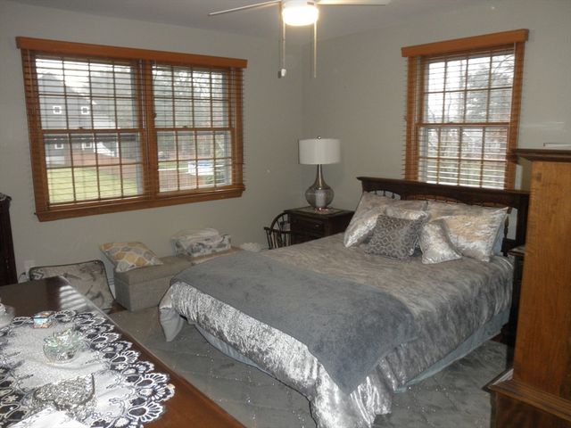 52 Walker, Seekonk, MA 02771