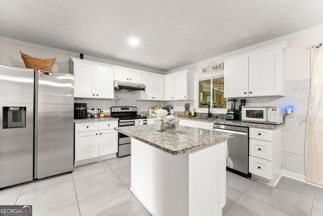 4548 Holiday Heights Drive, Oakwood, GA 30566