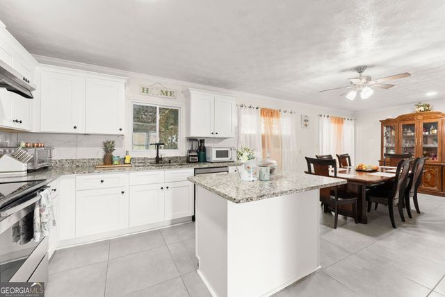 4548 Holiday Heights Drive, Oakwood, GA 30566