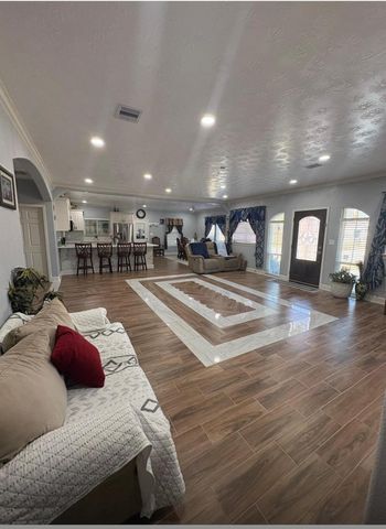 105 Road 5807, Cleveland, TX 77327