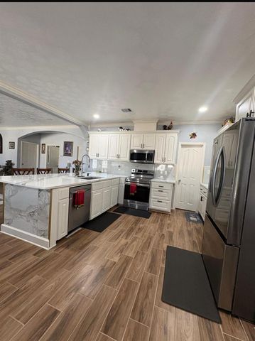 105 Road 5807, Cleveland, TX 77327