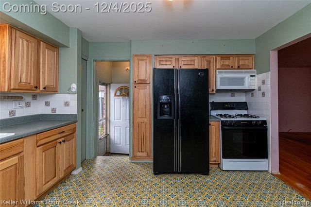 1015 Easley Drive, Westland, MI 48186