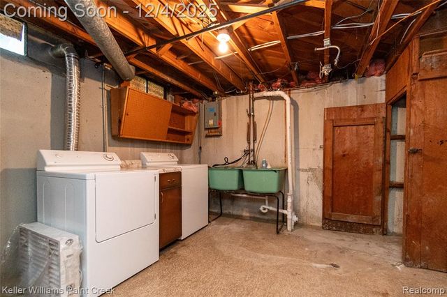 1015 Easley Drive, Westland, MI 48186