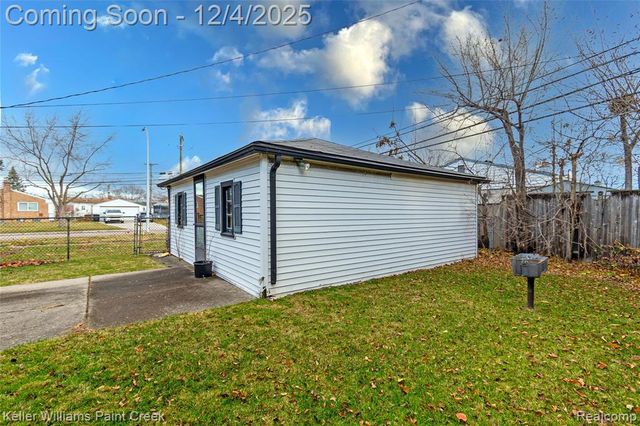 1015 Easley Drive, Westland, MI 48186