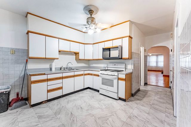 1951 S Central Avenue, Cicero, IL 60804