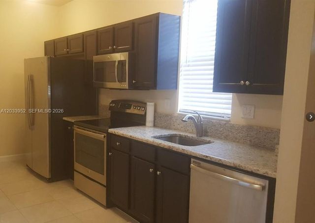 17104 SW 95th Terrace, Miami, FL 33196