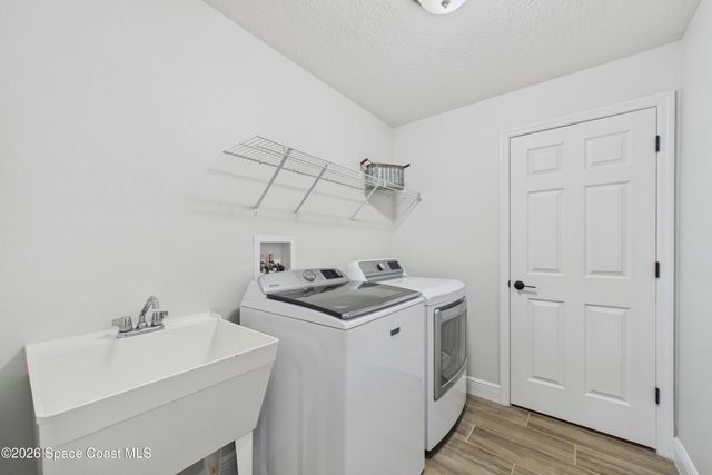 4162 Ruthann Circle, Melbourne, FL 32934