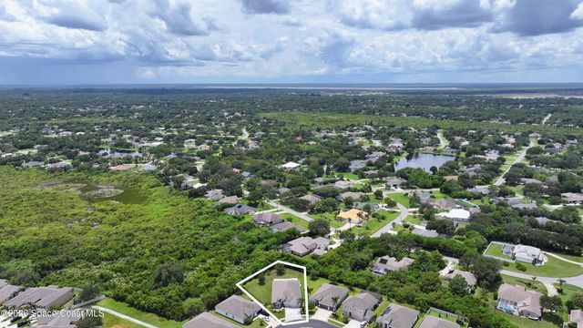 4162 Ruthann Circle, Melbourne, FL 32934