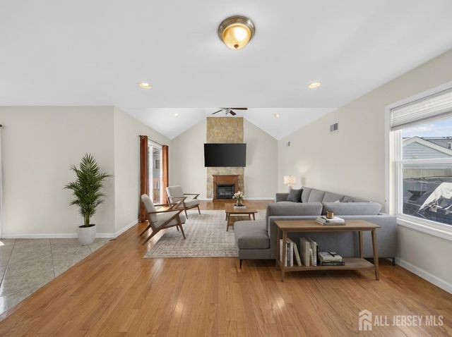 9 Skitka Avenue, Carteret, NJ 07008