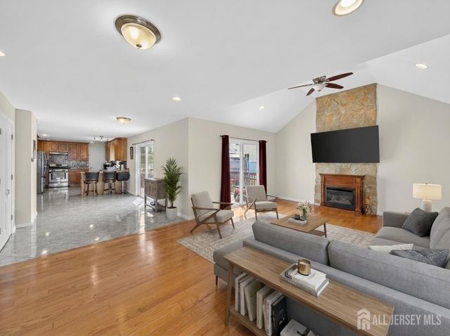 9 Skitka Avenue, Carteret, NJ 07008