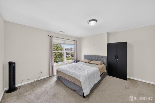 9 Skitka Avenue, Carteret, NJ 07008