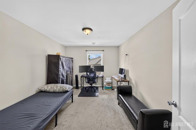 9 Skitka Avenue, Carteret, NJ 07008
