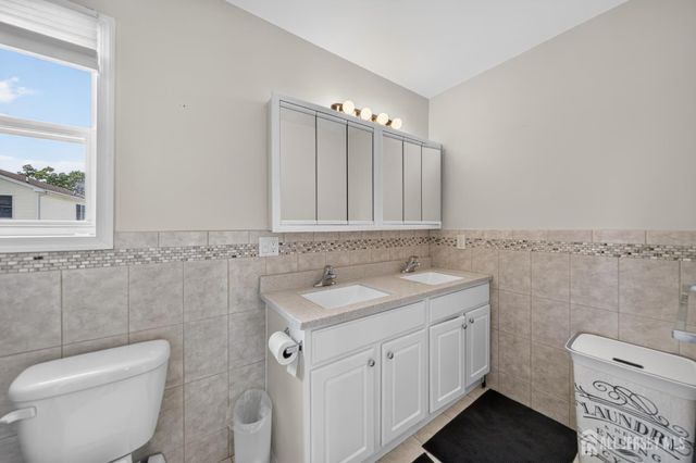 9 Skitka Avenue, Carteret, NJ 07008