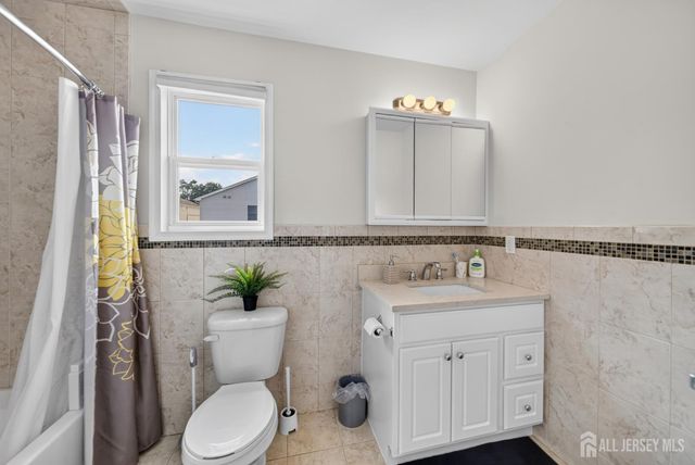 9 Skitka Avenue, Carteret, NJ 07008