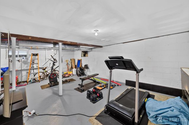 9 Skitka Avenue, Carteret, NJ 07008