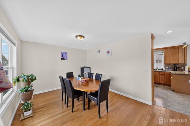 9 Skitka Avenue, Carteret, NJ 07008