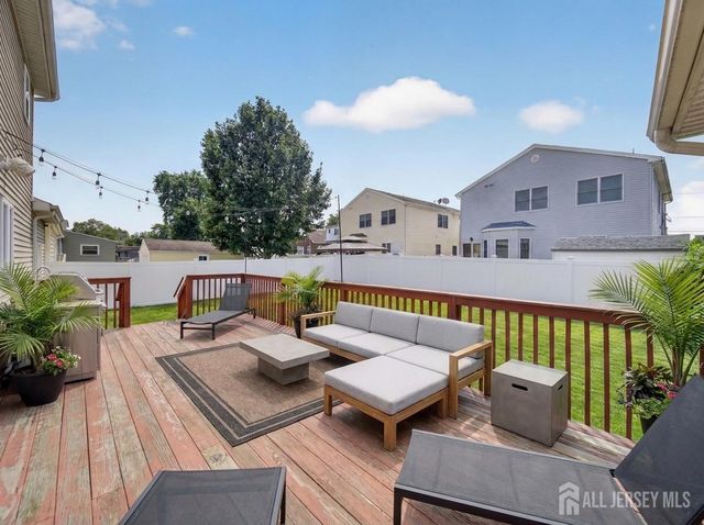 9 Skitka Avenue, Carteret, NJ 07008