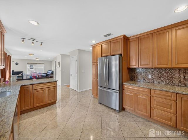 9 Skitka Avenue, Carteret, NJ 07008