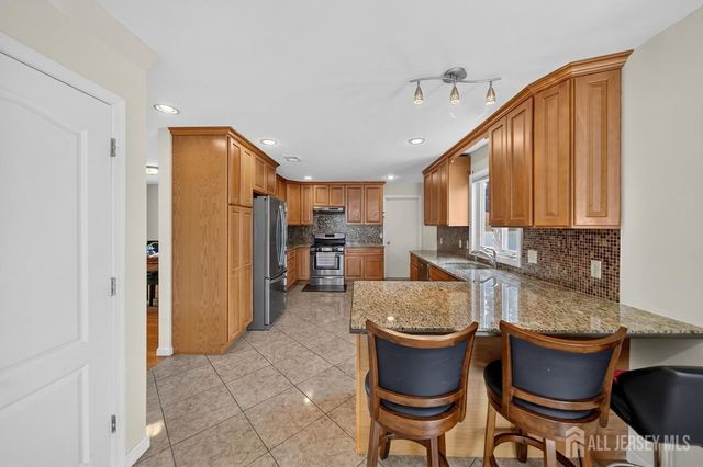 9 Skitka Avenue, Carteret, NJ 07008