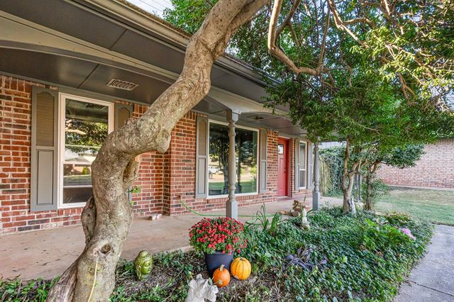 6636 Whitehall Drive, Oklahoma City, OK 73132